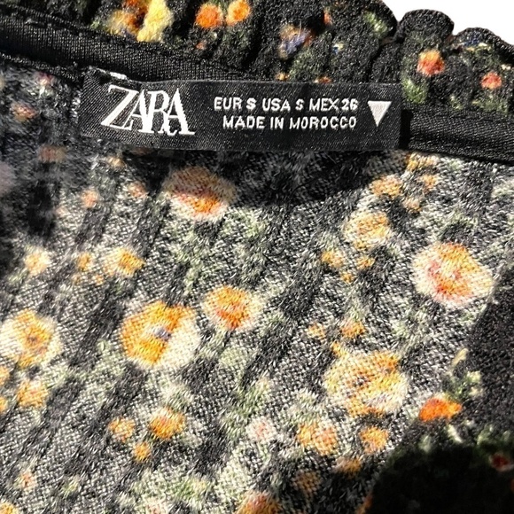 Floral Ditsy Tunic Top 🖤 - Picture 6 of 9